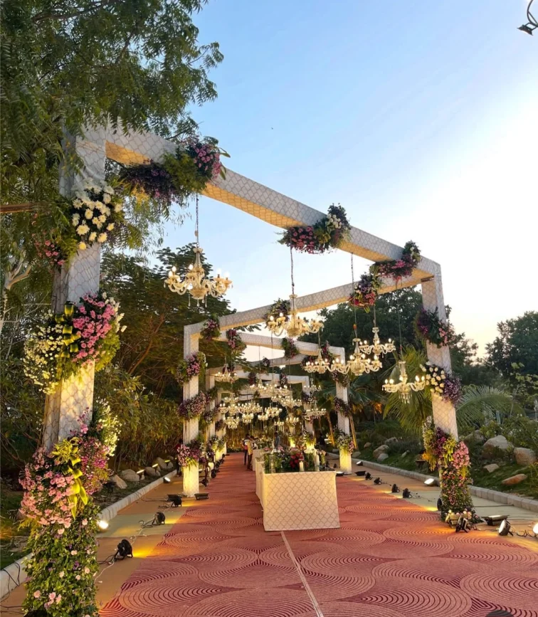 Luxury wedding aisle decor