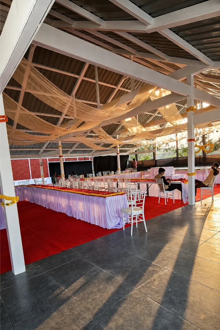 Guest help desk coordination for wedding