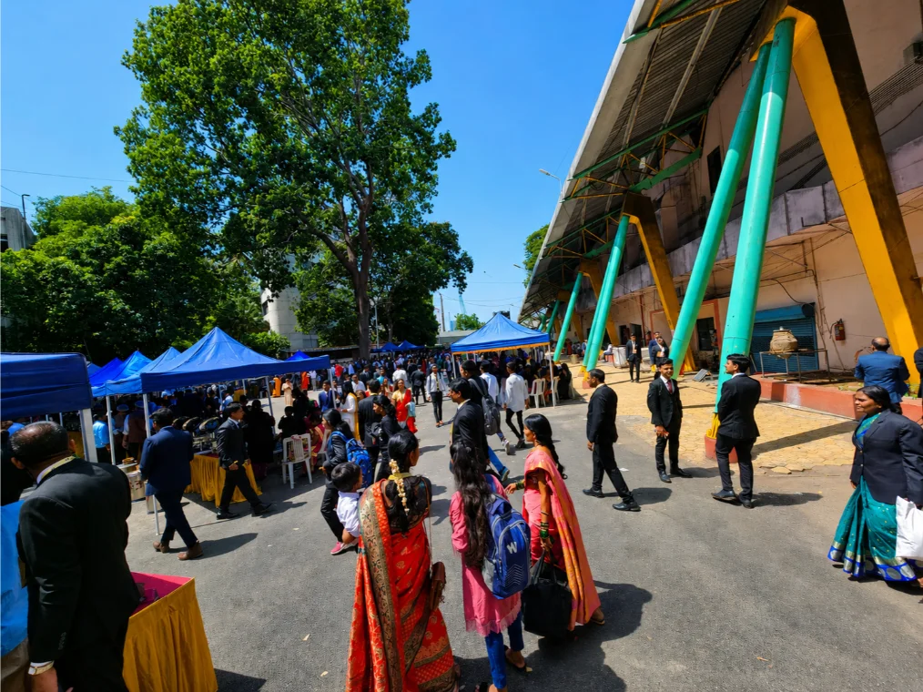 Guest welcome and arrival coordination